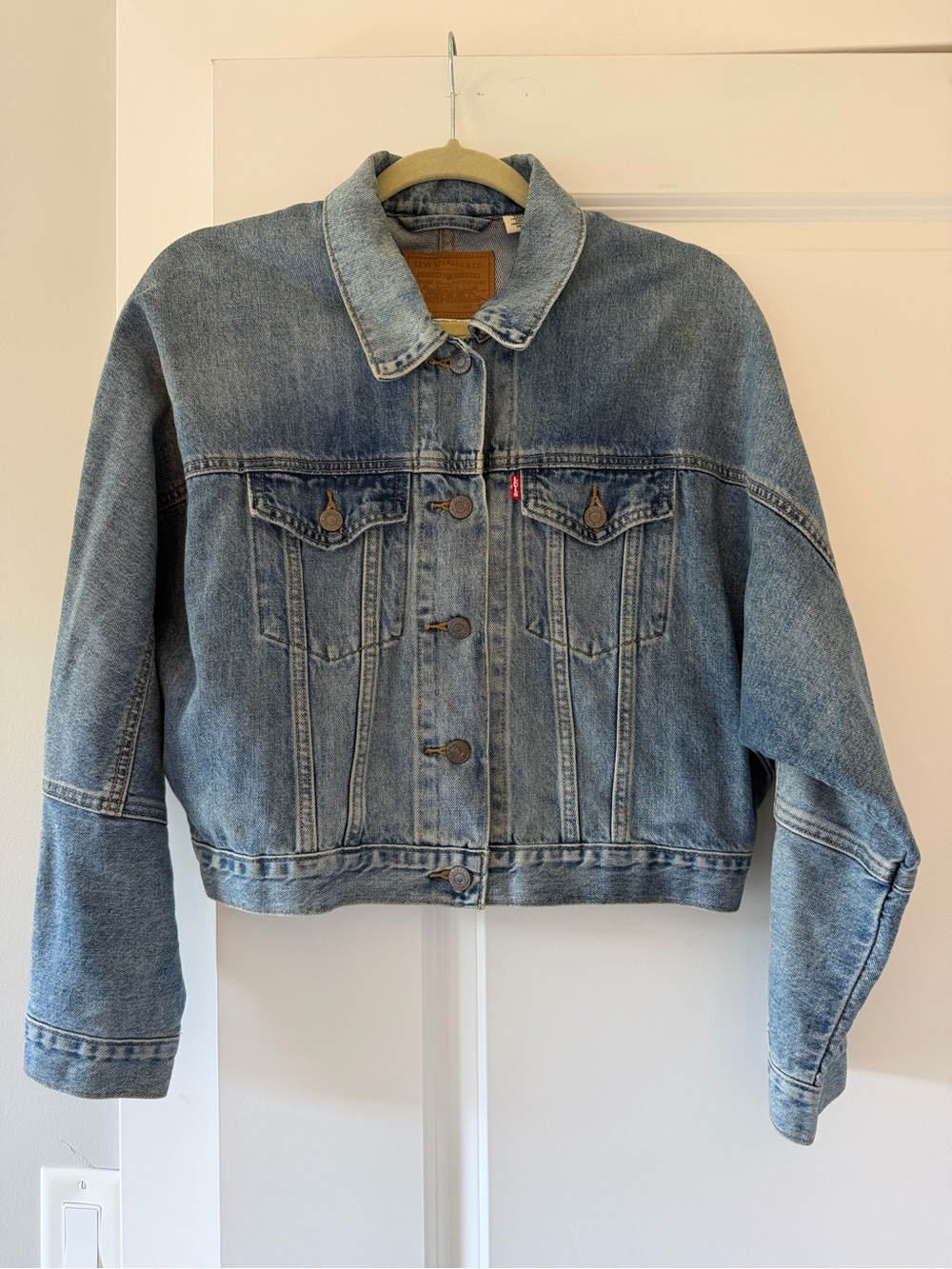 Levi's Vintage Wash Blue Denim Trucker Jacket Cropped